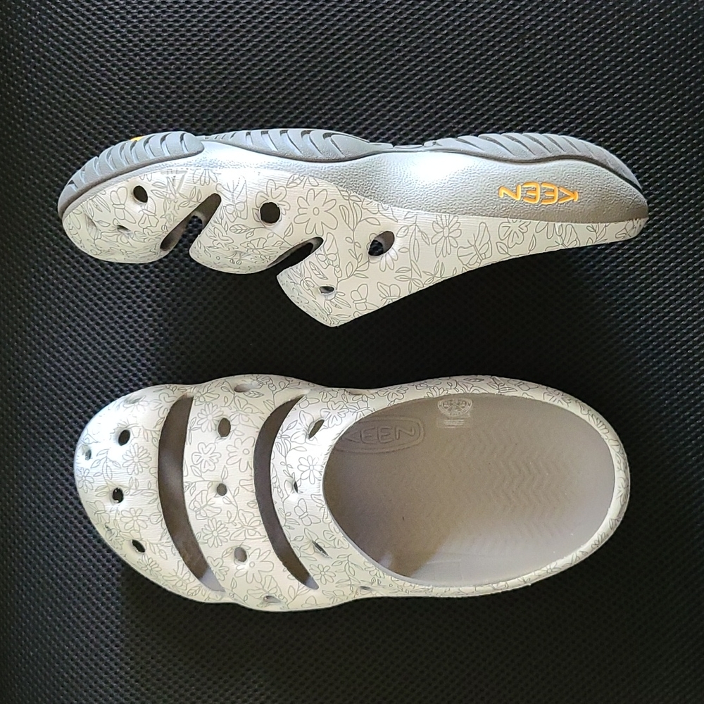 Keen White Floral Mules